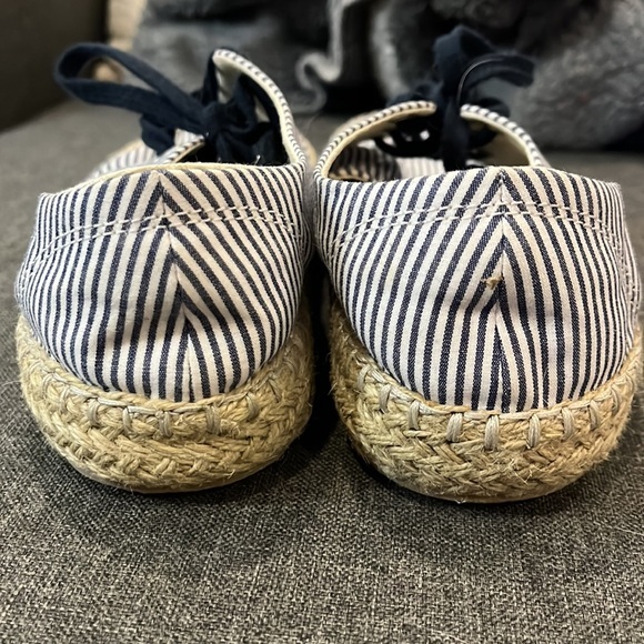 Lacoste Striped Espadrille‎ Logo Sneakers - Picture 4 of 7